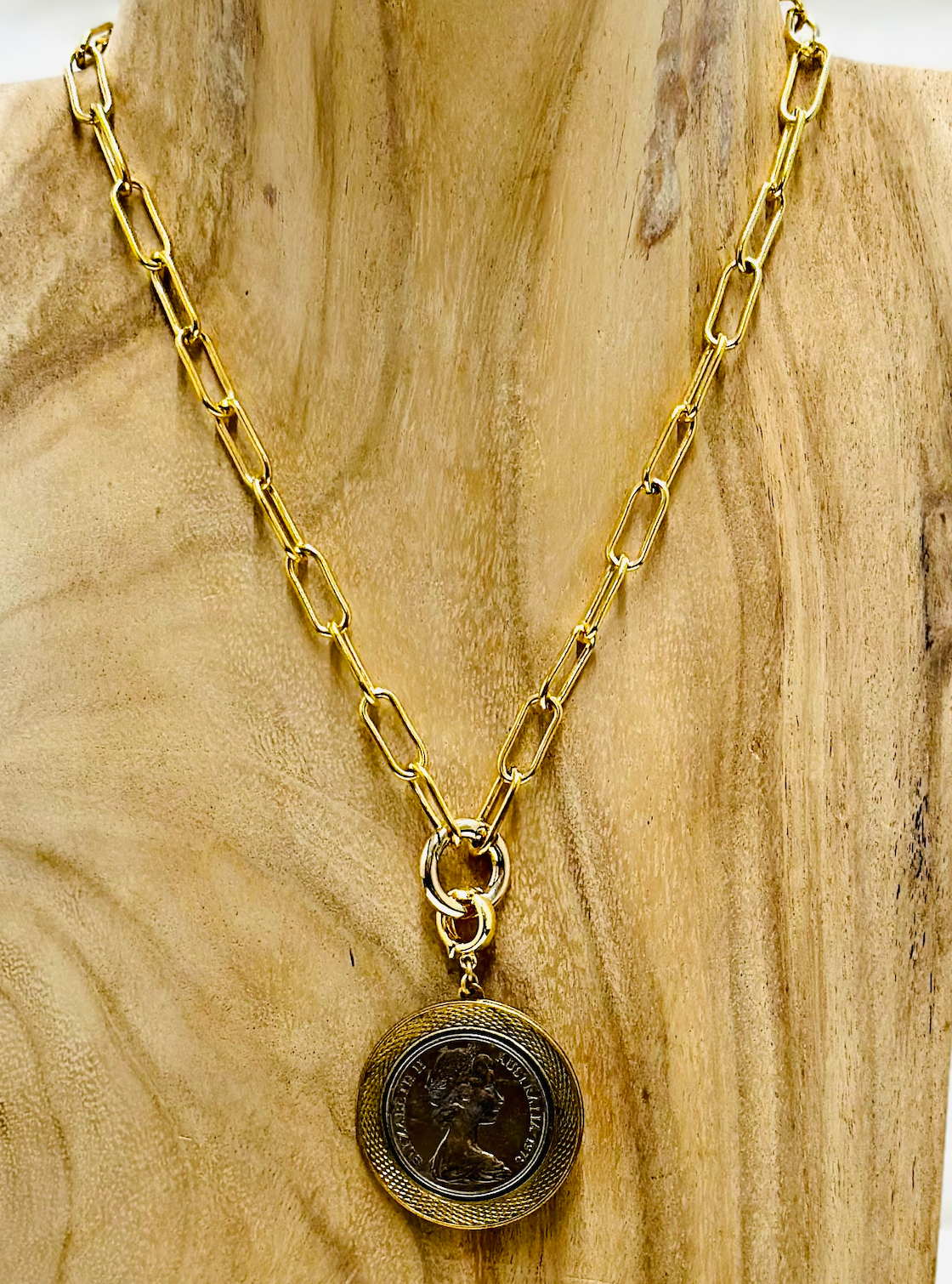 DOWNTOWN QUEEN ELIZABETH II COIN NECKLACE